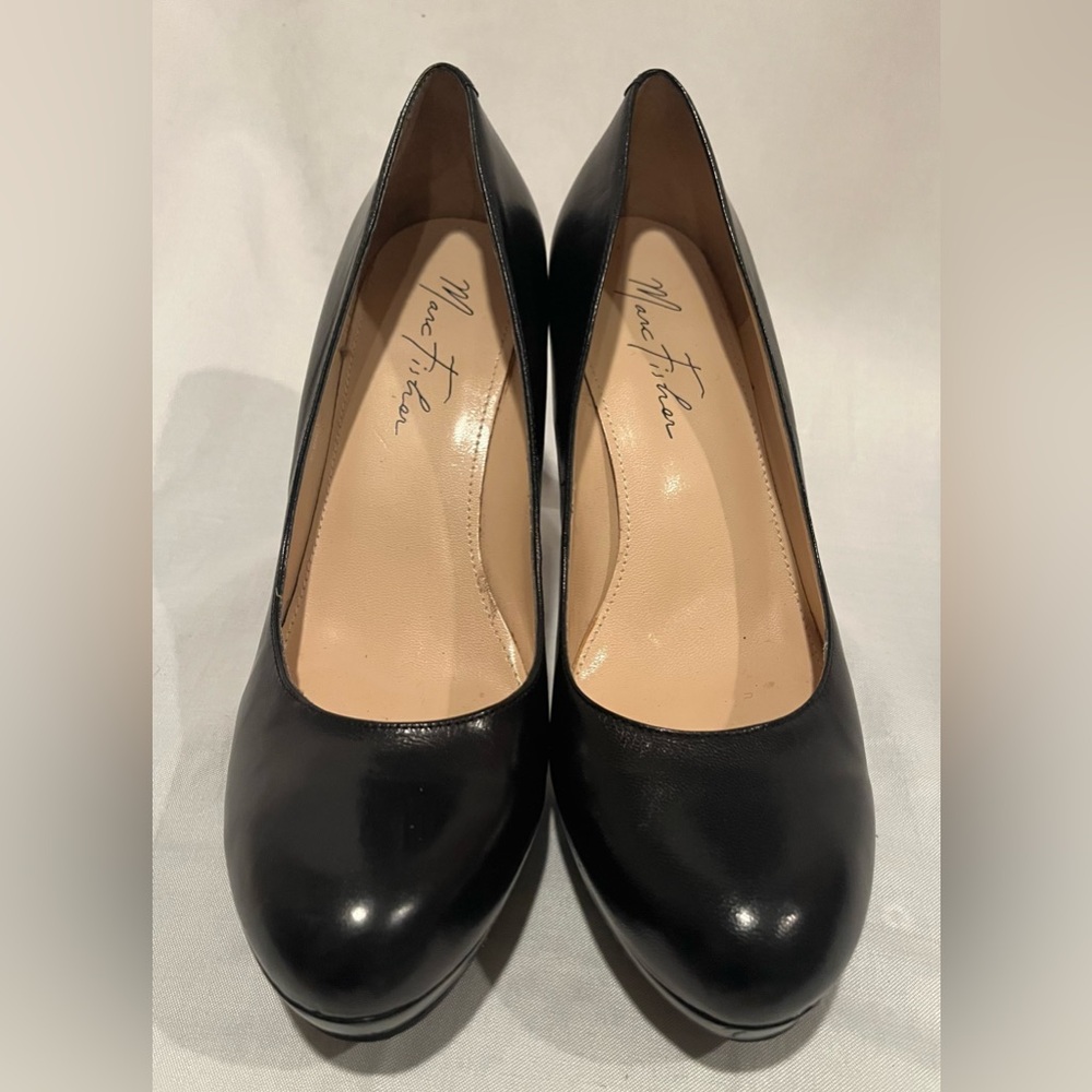 Preowned- Marc Fisher Classic Platform Heels - Black - Sz 8